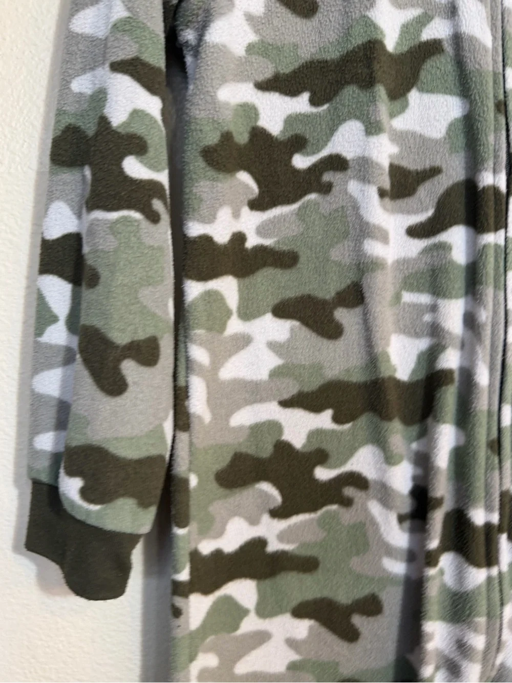 💕Bundle 3 for $20 Boys Camo Hooded One-Piece Jumpsuit